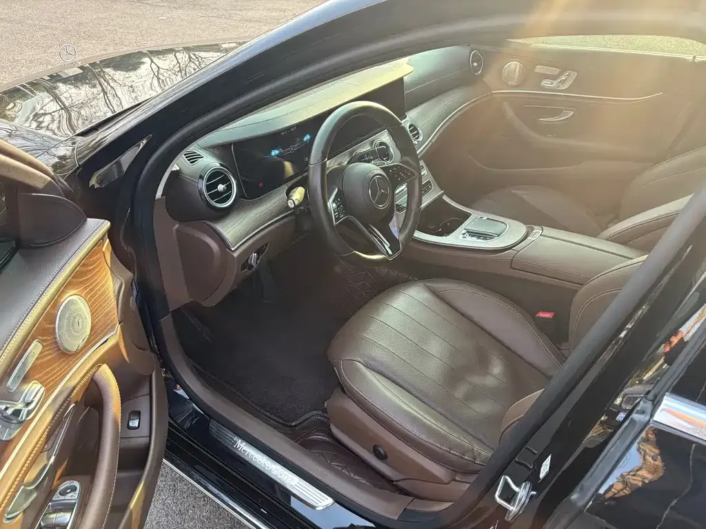 Mercedes-Benz E-Class 2023 из CN, фото 2