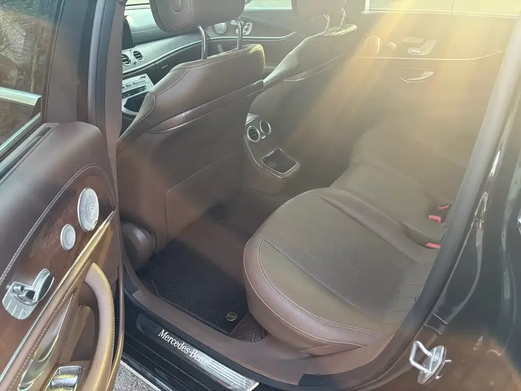Mercedes-Benz E-Class 2023 из CN, фото 6