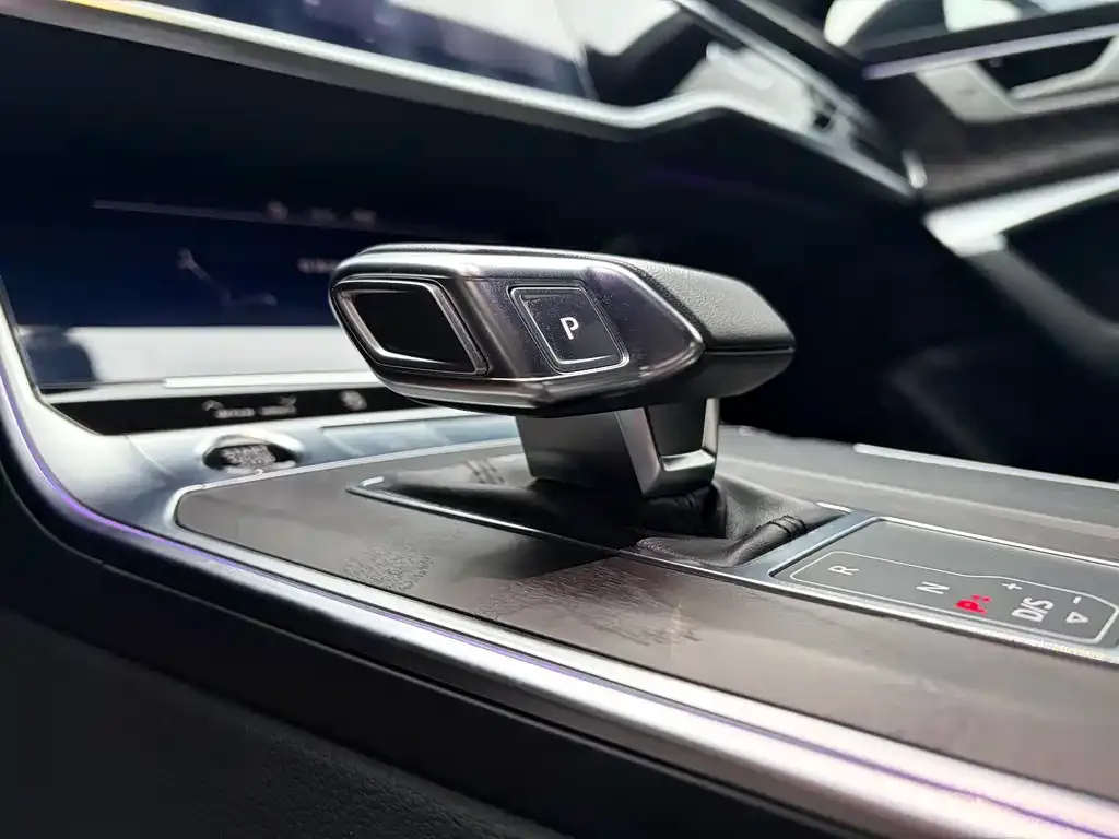 Audi A6L 2023 из CN, фото 2