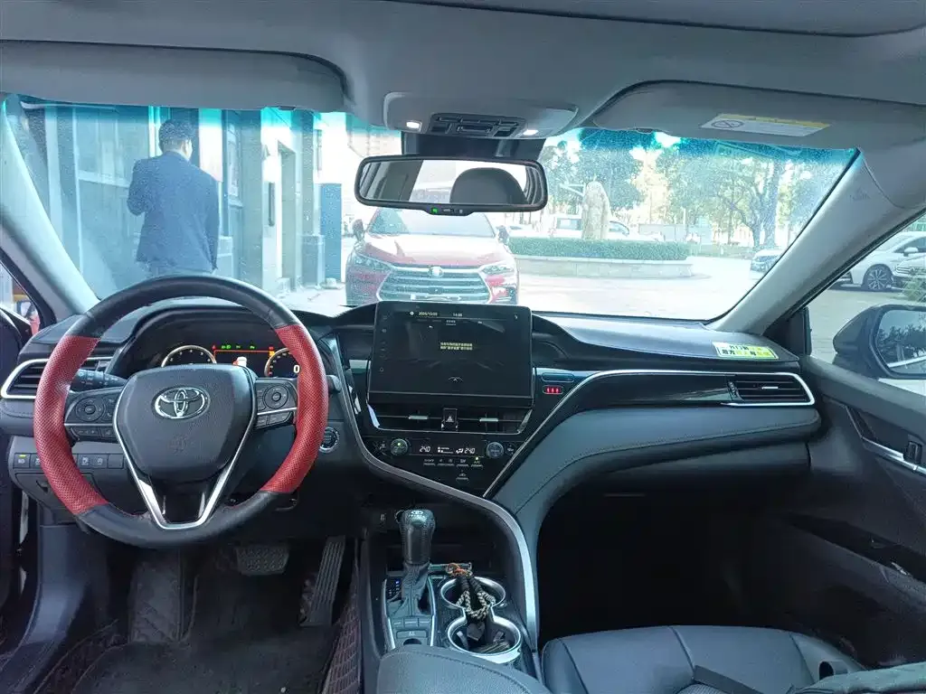 Toyota Camry 2023 из CN, фото 4