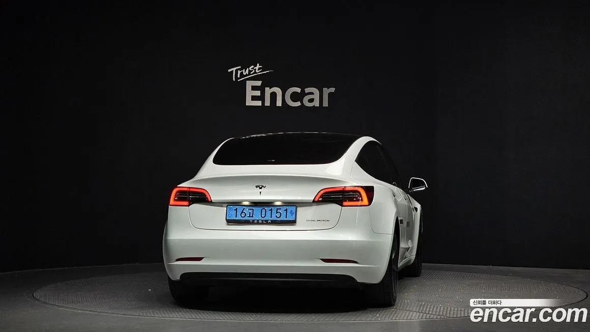 Tesla Model 3 2021 из KR, фото 2