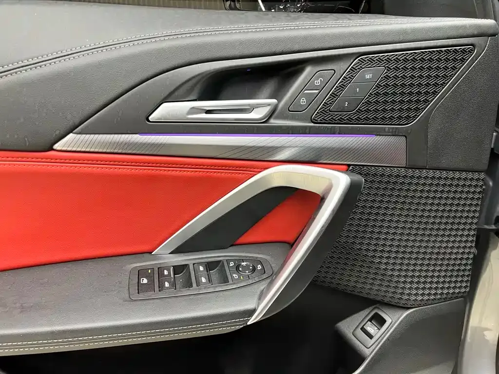 BMW iX1 2024 из CN, фото 7