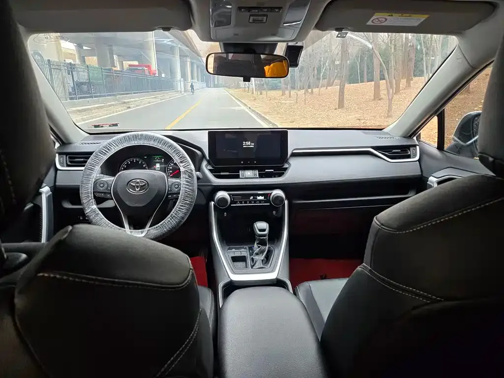 Toyota RAV4 2023 из CN, фото 5