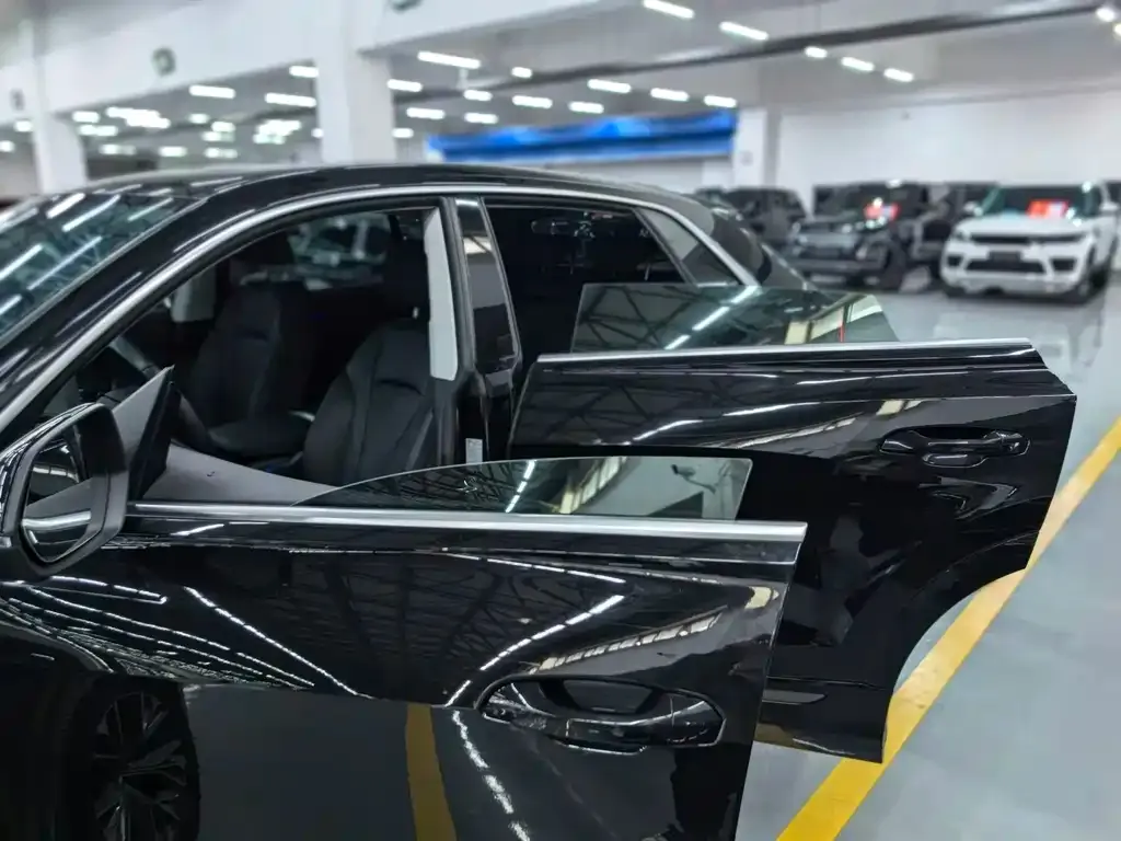 Audi Q8 2023 из CN, фото 9