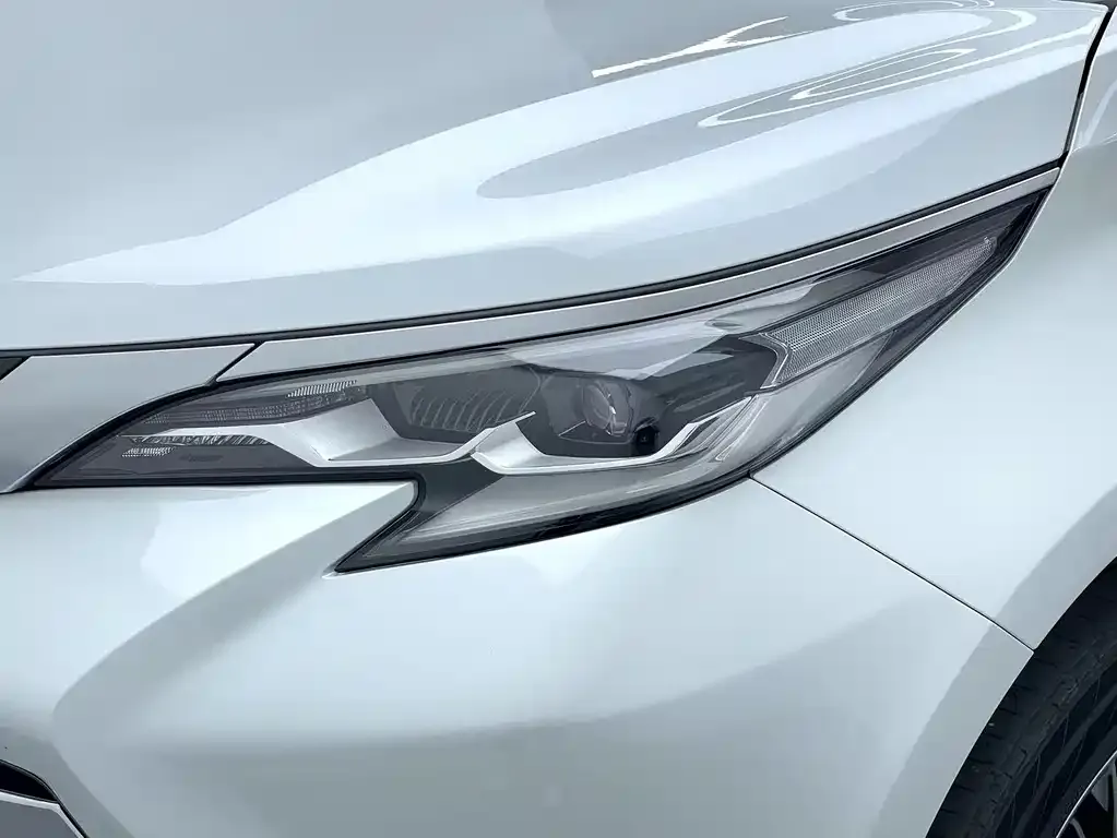 Toyota Sienna — фото 6