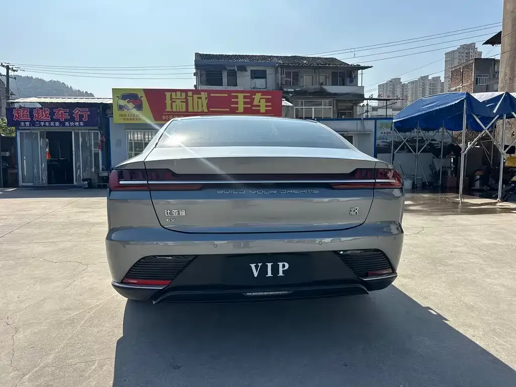 BYD Han — фото 10