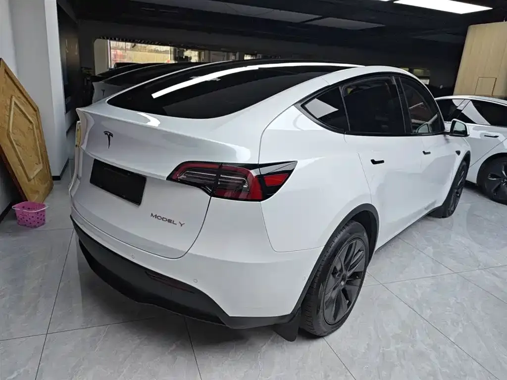 Tesla Model Y 2024 из CN, фото 4