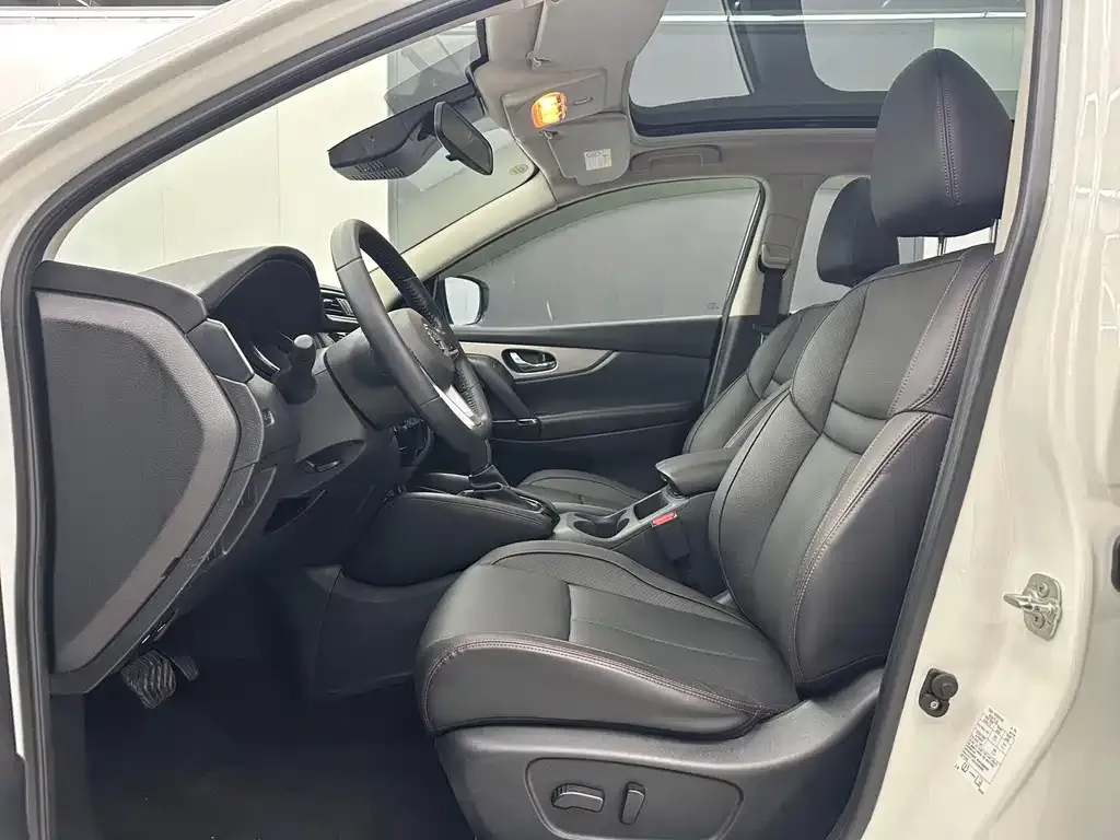 Nissan Qashqai 2021 из CN, фото 2