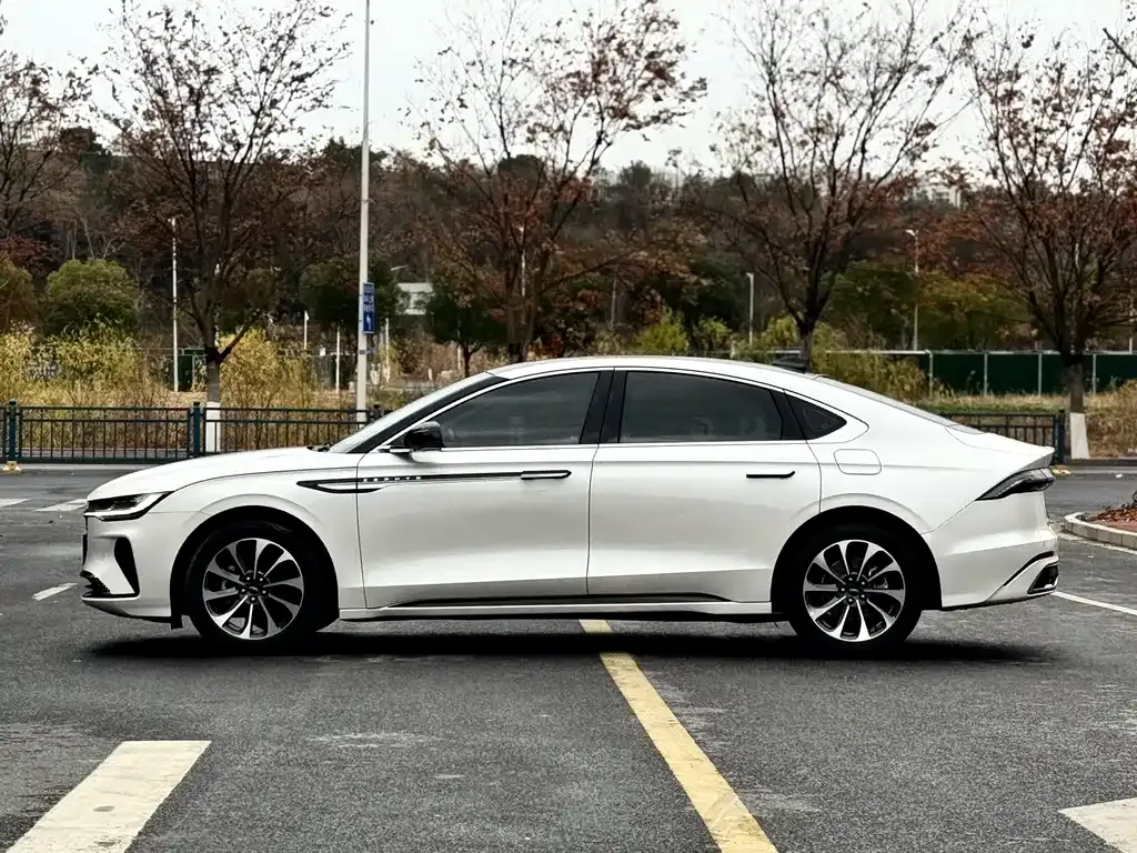 Lincoln Z 2023 из CN, фото 7