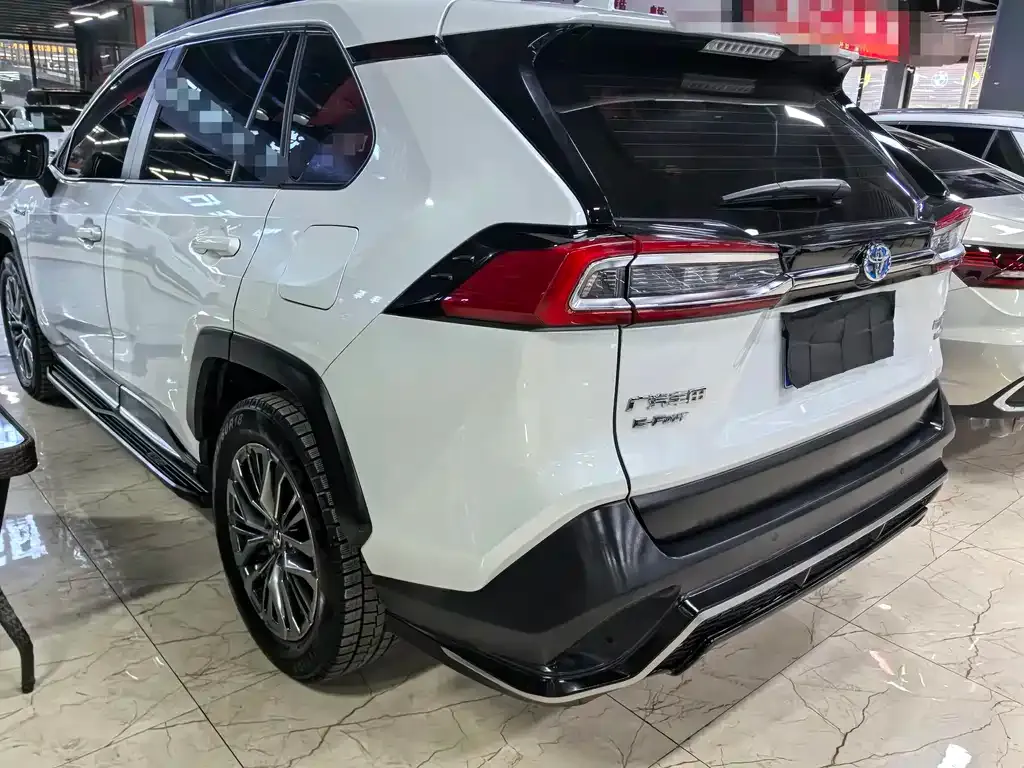 Toyota Wildlander 2023 из CN, фото 4