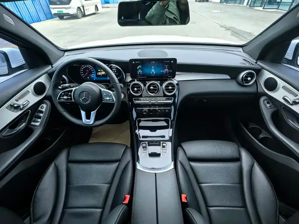 Mercedes-Benz GLC 2023 из CN, фото 2