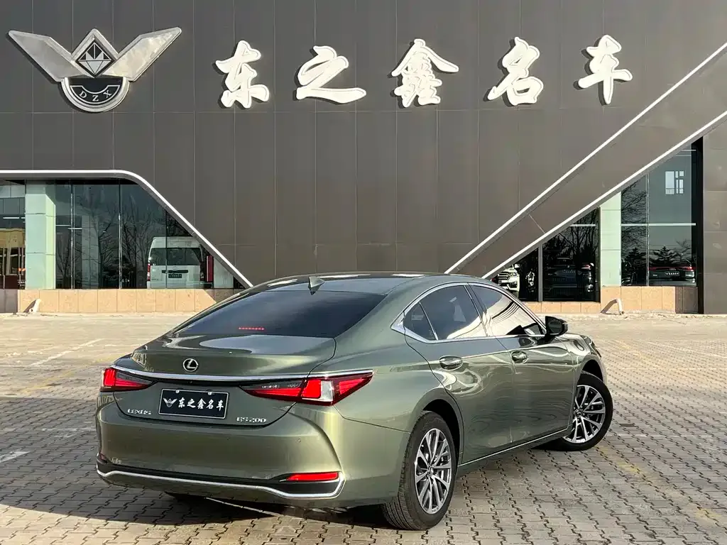 Lexus ES — фото 5