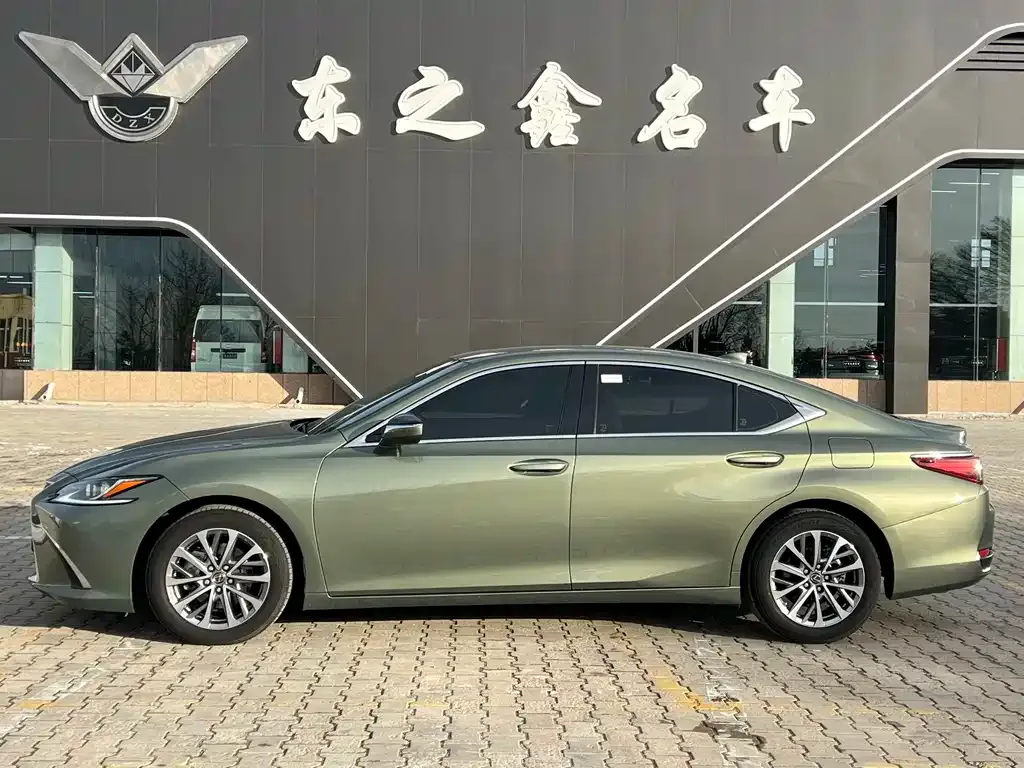 Lexus ES — фото 7