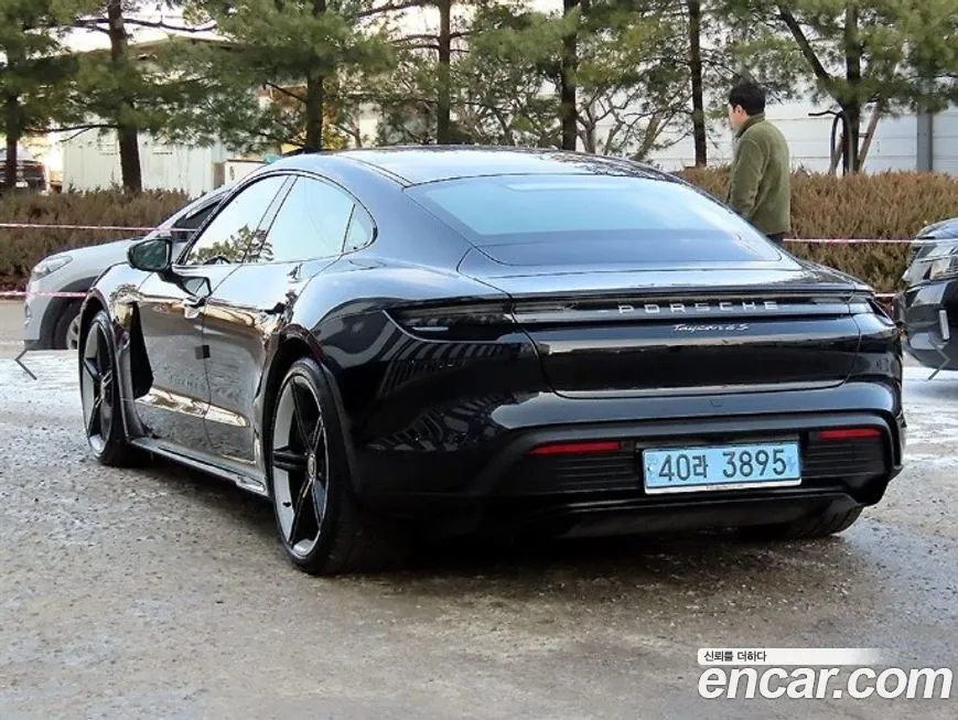 Porsche Taycan 2021 из KR, фото 9