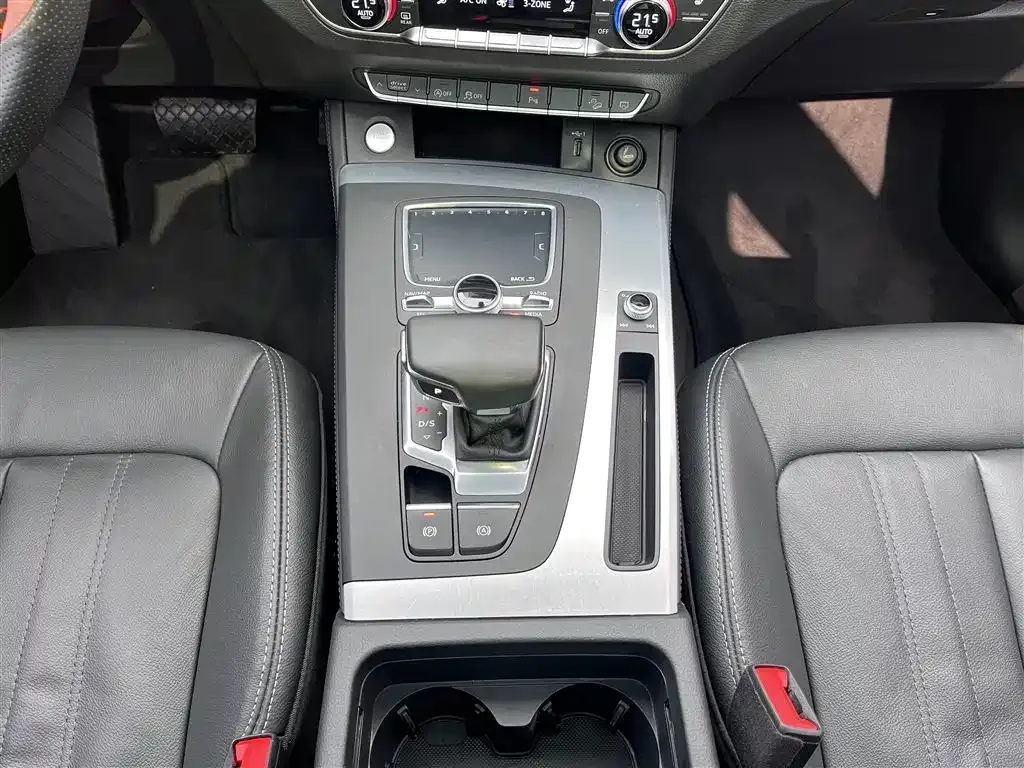 Audi Q5L 2021 из CN, фото 9