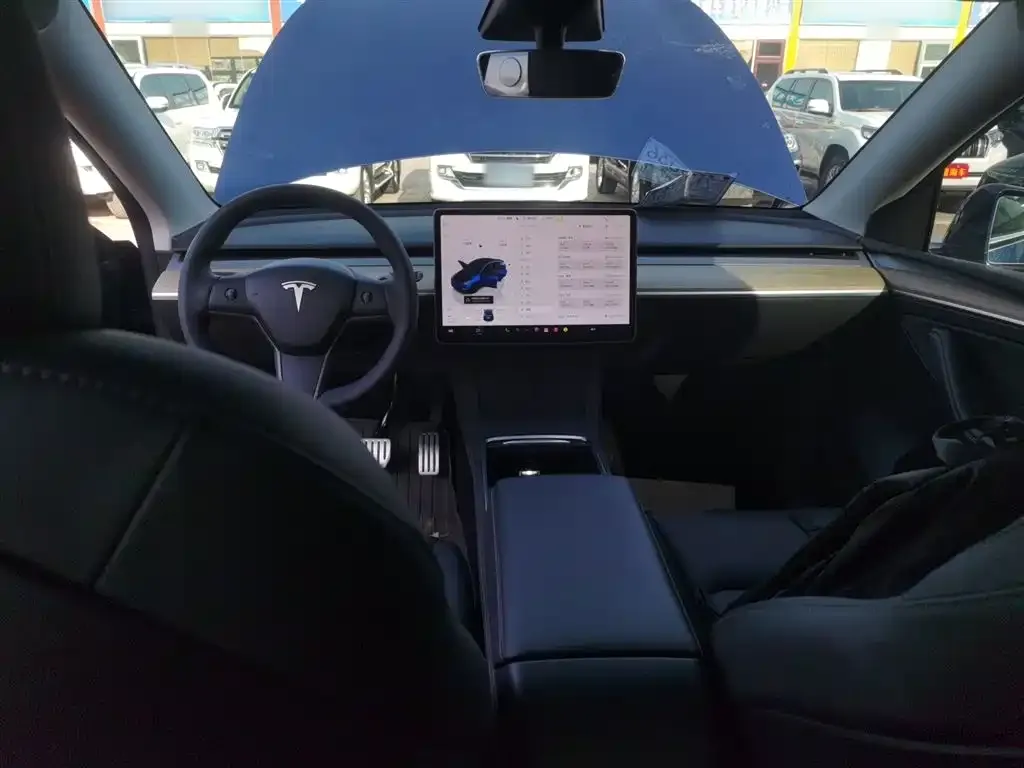 Tesla Model Y — фото 4