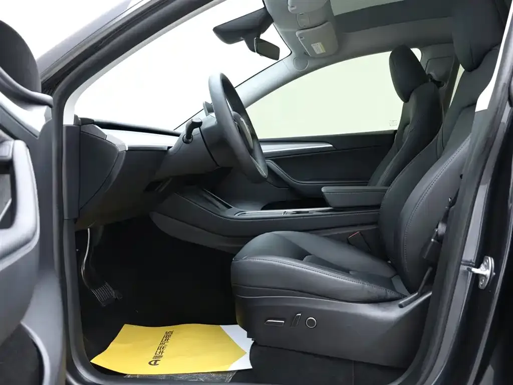 Tesla Model Y 2024 из CN, фото 5
