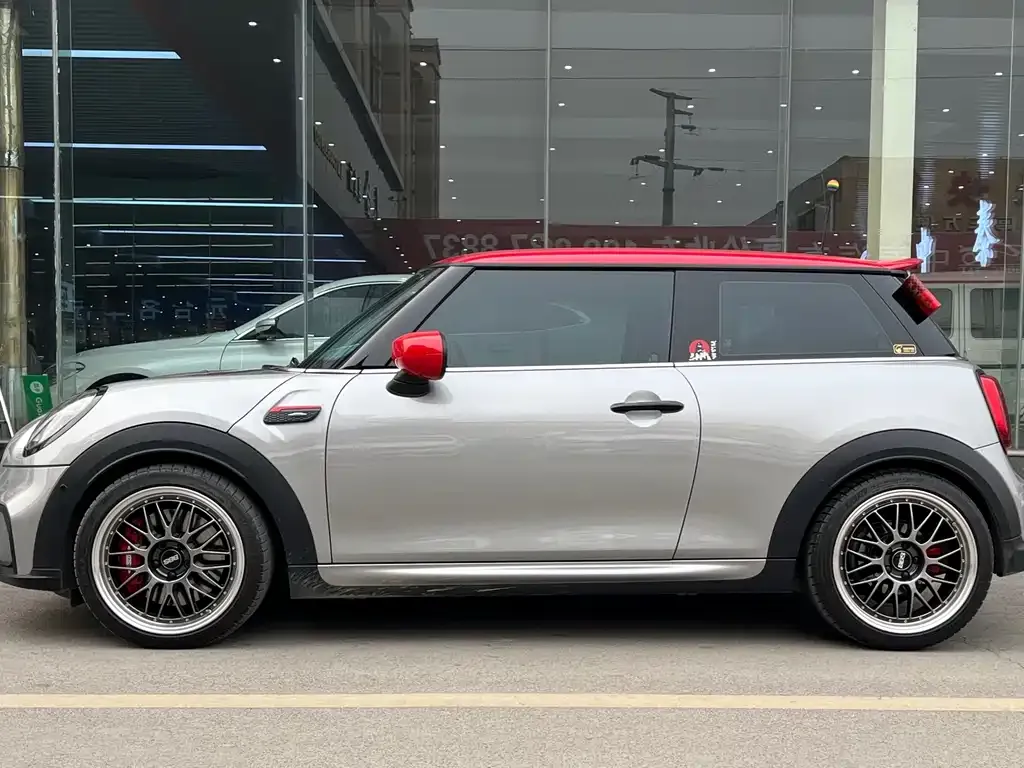 MINI Cooper (3-door) 2023 из CN, фото 6
