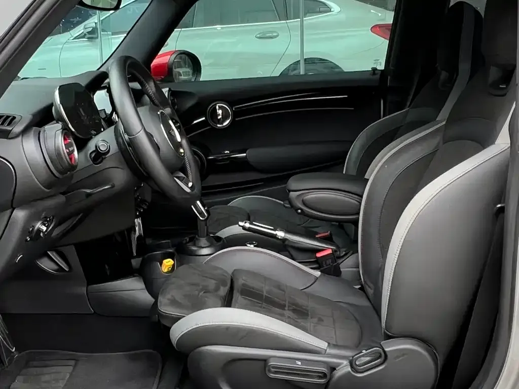 MINI Cooper (3-door) 2023 из CN, фото 8