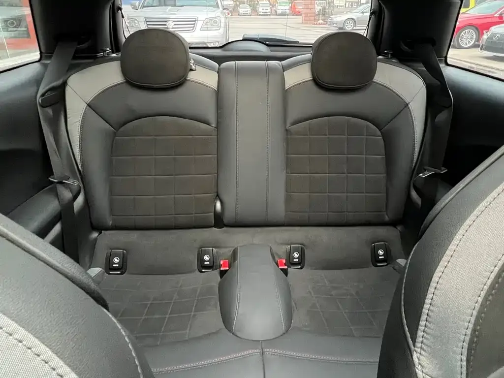 MINI Cooper (3-door) 2023 из CN, фото 9