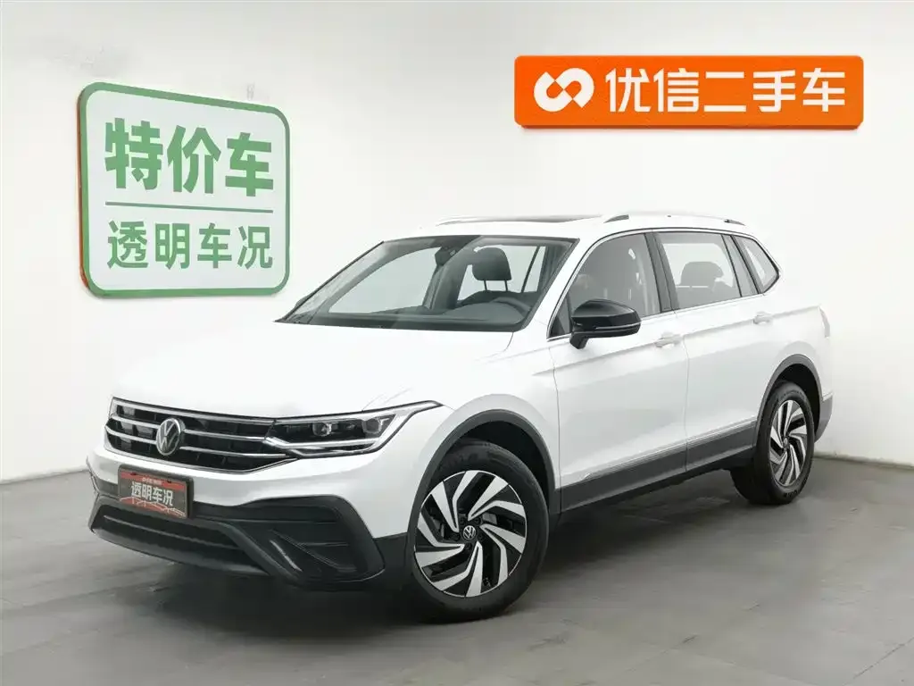 Volkswagen Tiguan L — фото 1