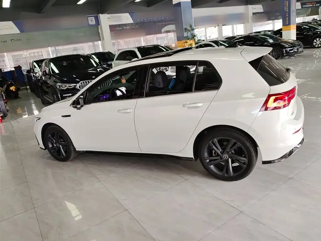 Volkswagen Golf 2024 из CN, фото 6