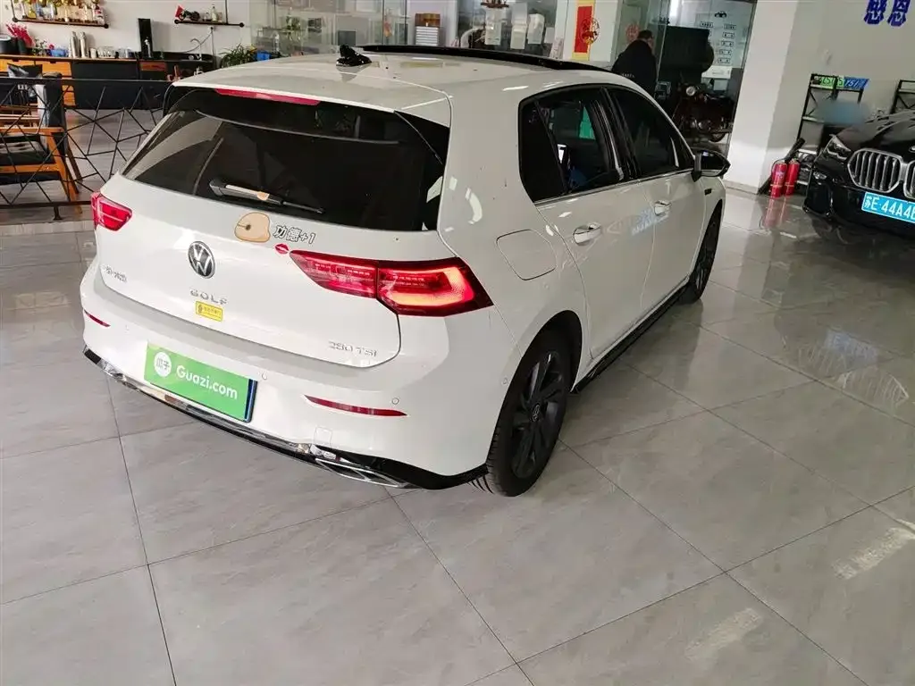 Volkswagen Golf 2024 из CN, фото 8