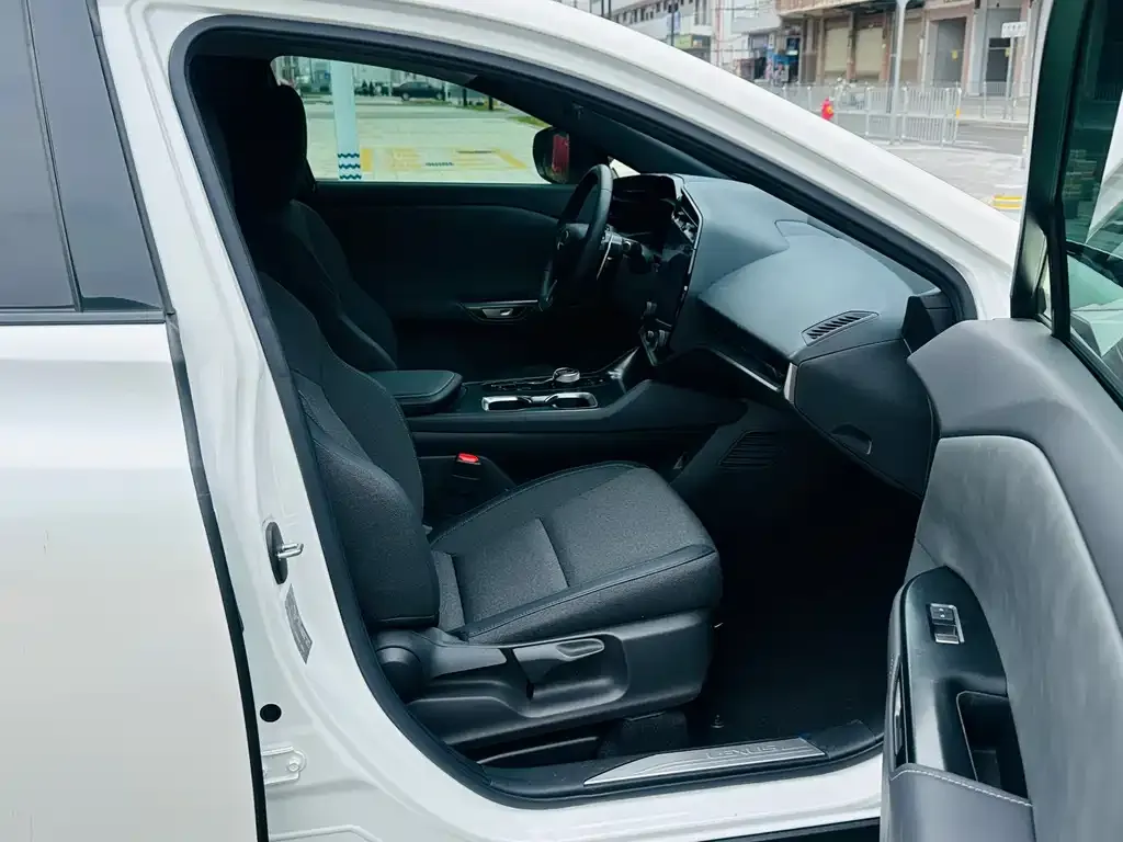 Lexus RZ 2024 из CN, фото 10