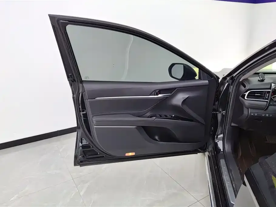 Toyota Camry 2023 из CN, фото 9