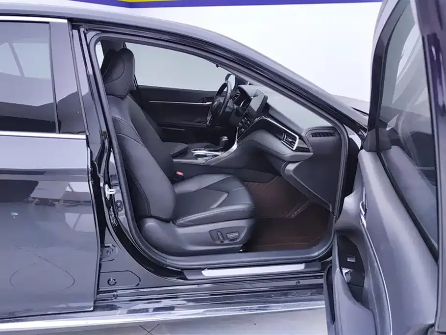 Toyota Camry 2023 из CN, фото 3