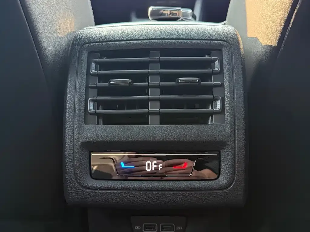 Volkswagen Golf 2021 из CN, фото 6