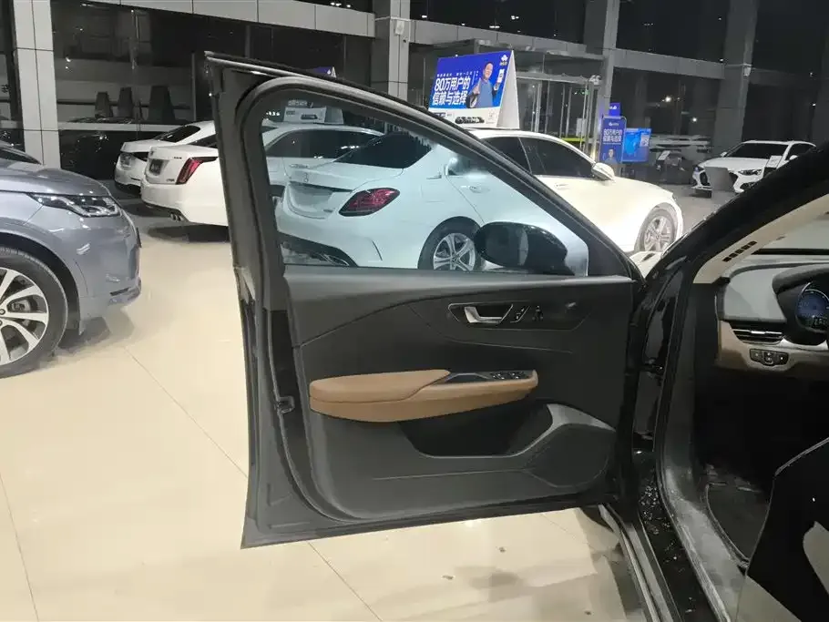 Hongqi E-QM5 2023 из CN, фото 4