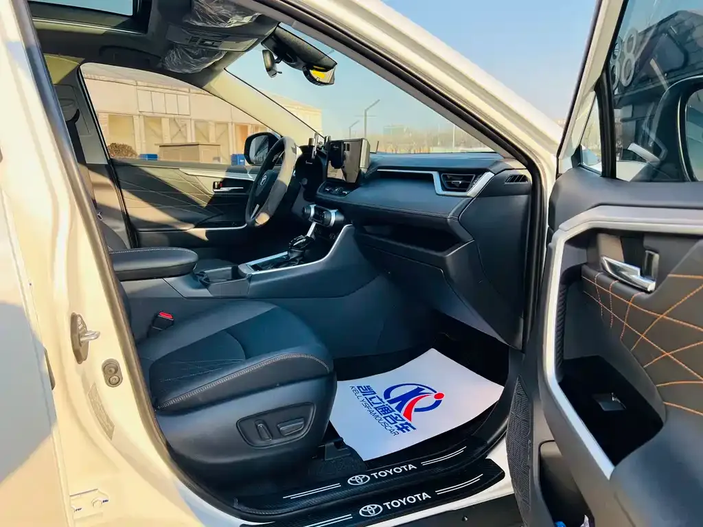 Toyota RAV4 2025 из CN, фото 8