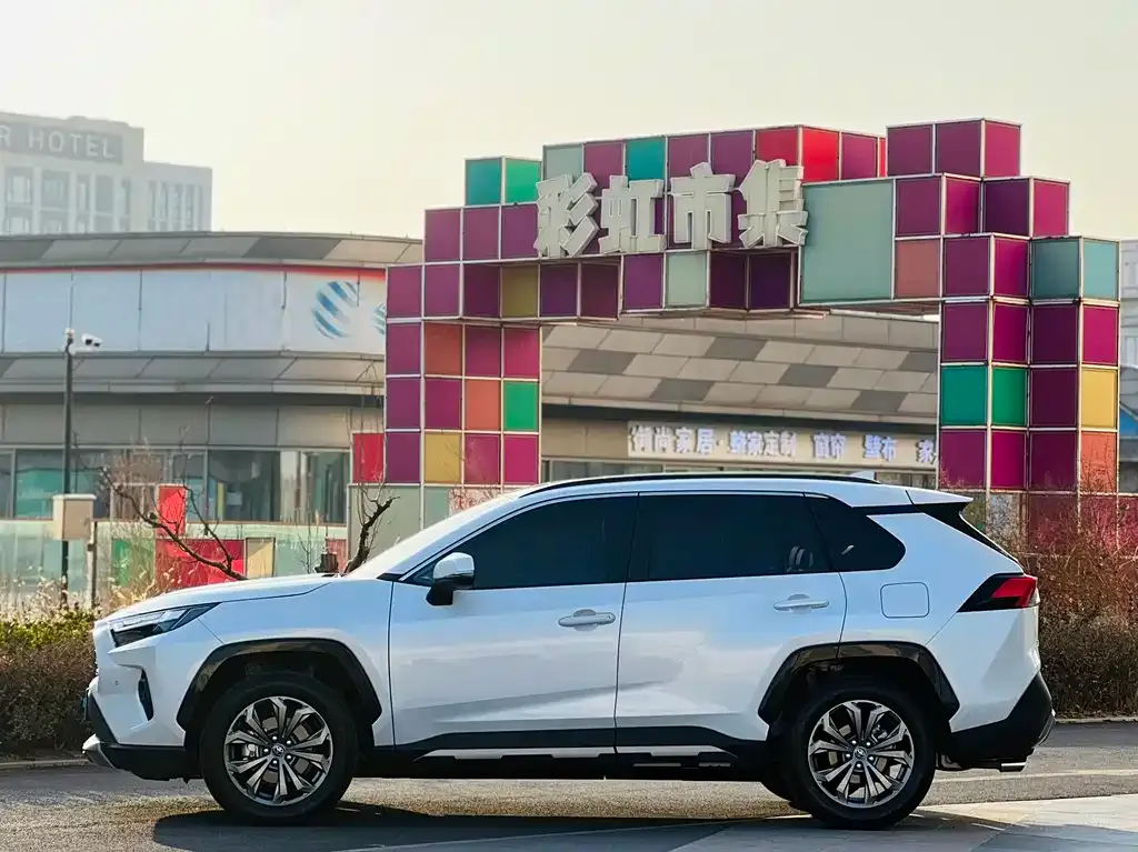 Toyota RAV4 2025 из CN, фото 2