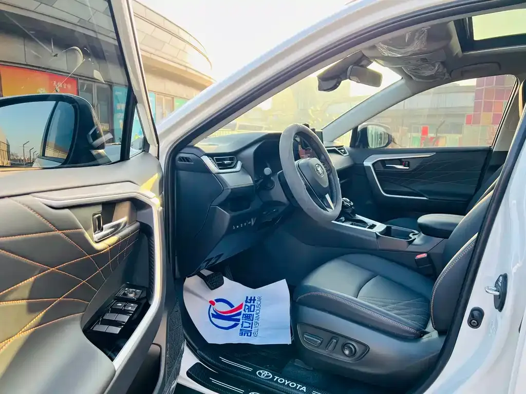 Toyota RAV4 2025 из CN, фото 7
