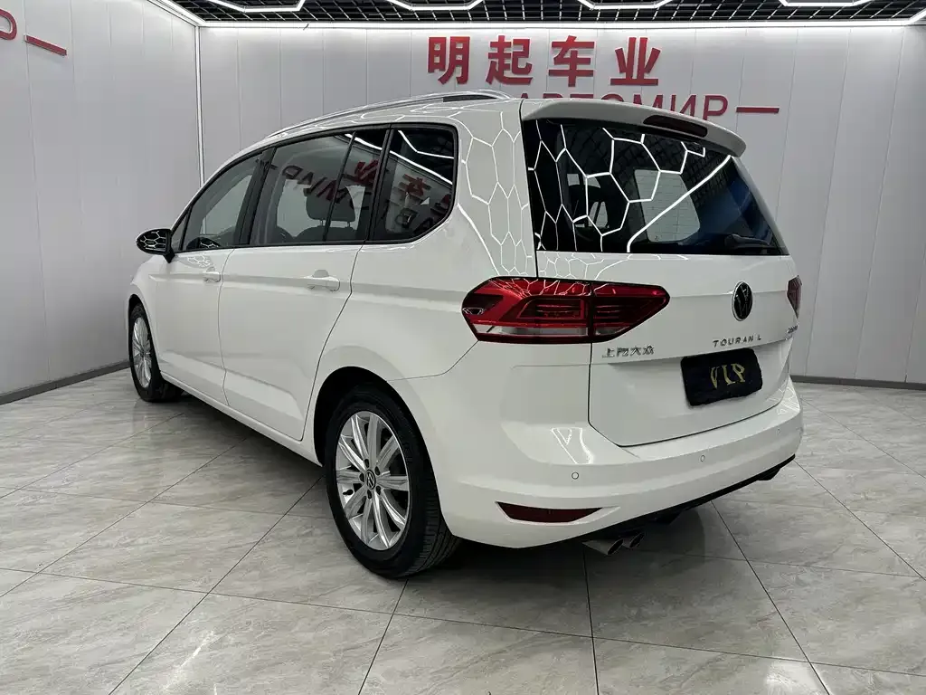 Volkswagen Touran 2022 из CN, фото 3