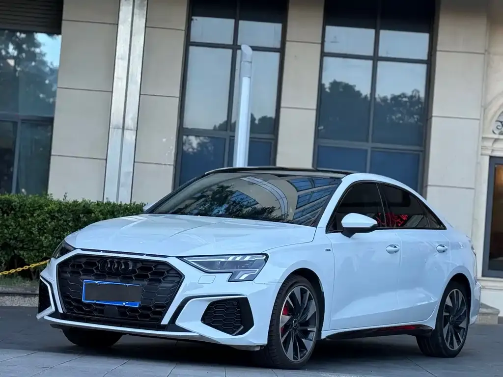 Audi A3 2023 из CN, фото 1