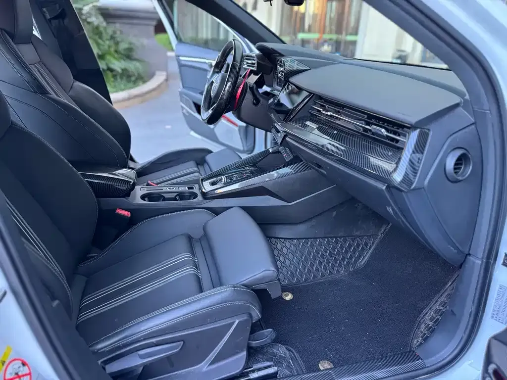 Audi A3 2023 из CN, фото 4