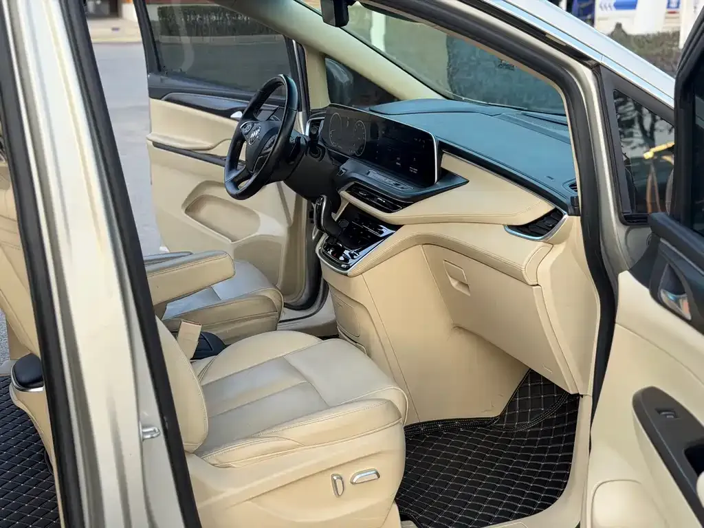 Buick GL8 2021 из CN, фото 2