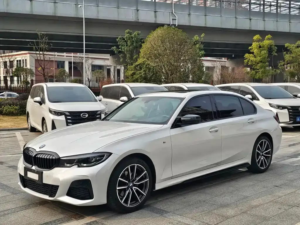 BMW 3 Series 2021 из CN, фото 1