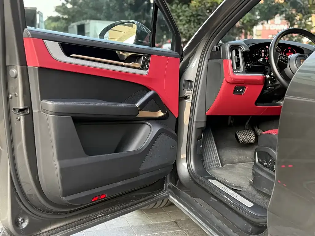 Porsche Cayenne 2024 из CN, фото 4
