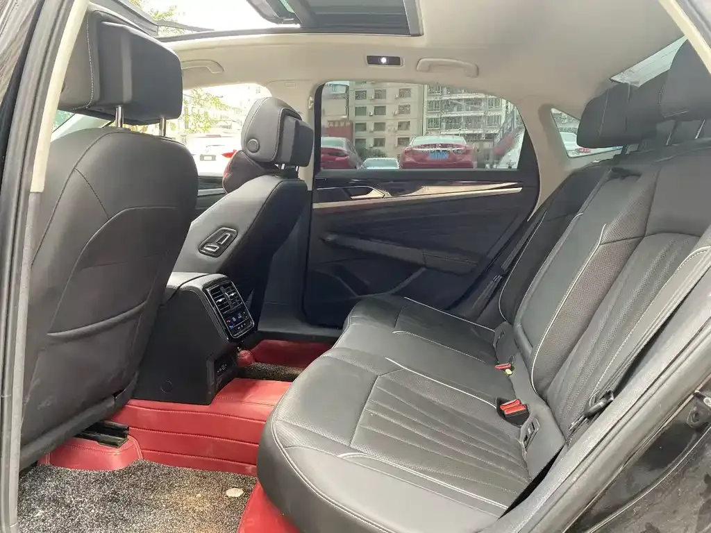 Volkswagen Passat 2024 из CN, фото 5