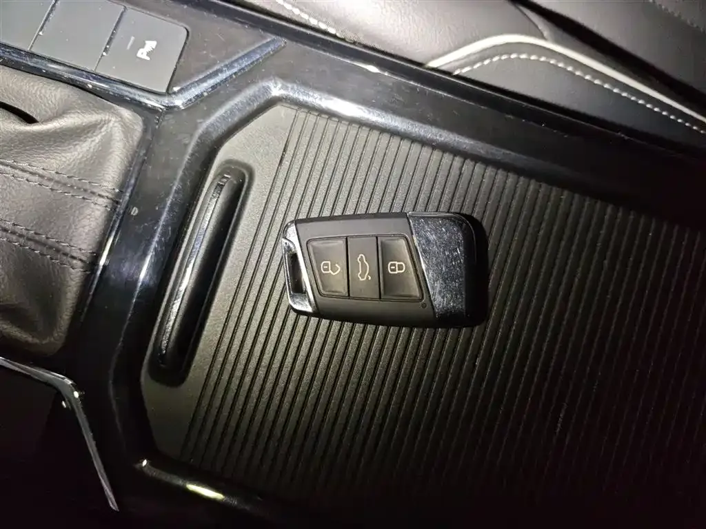 Volkswagen Passat 2023 из CN, фото 9
