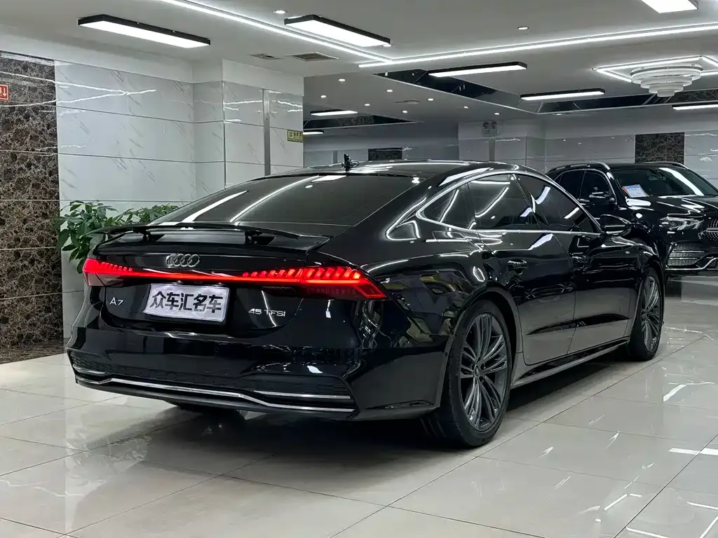 Audi A7 — фото 2