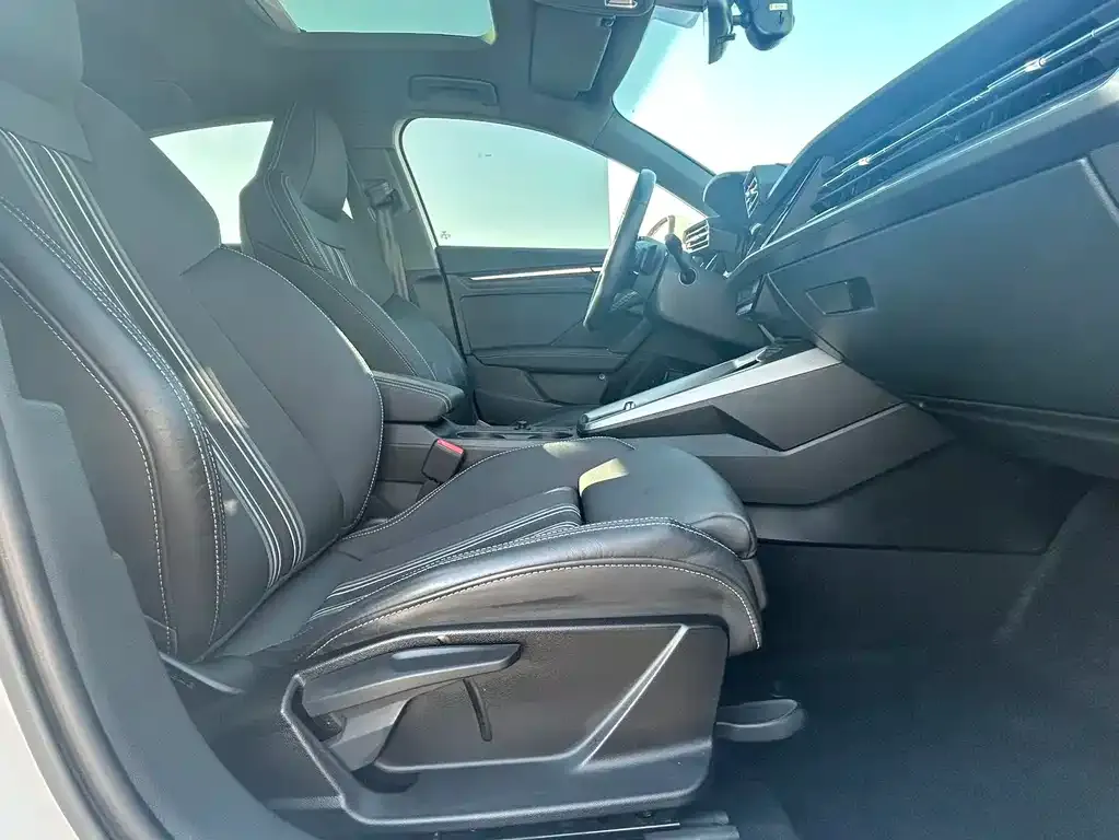 Audi A3 2023 из CN, фото 8