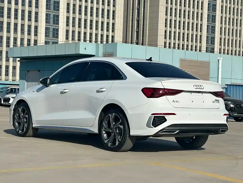 Audi A3 2023 из CN, фото 7