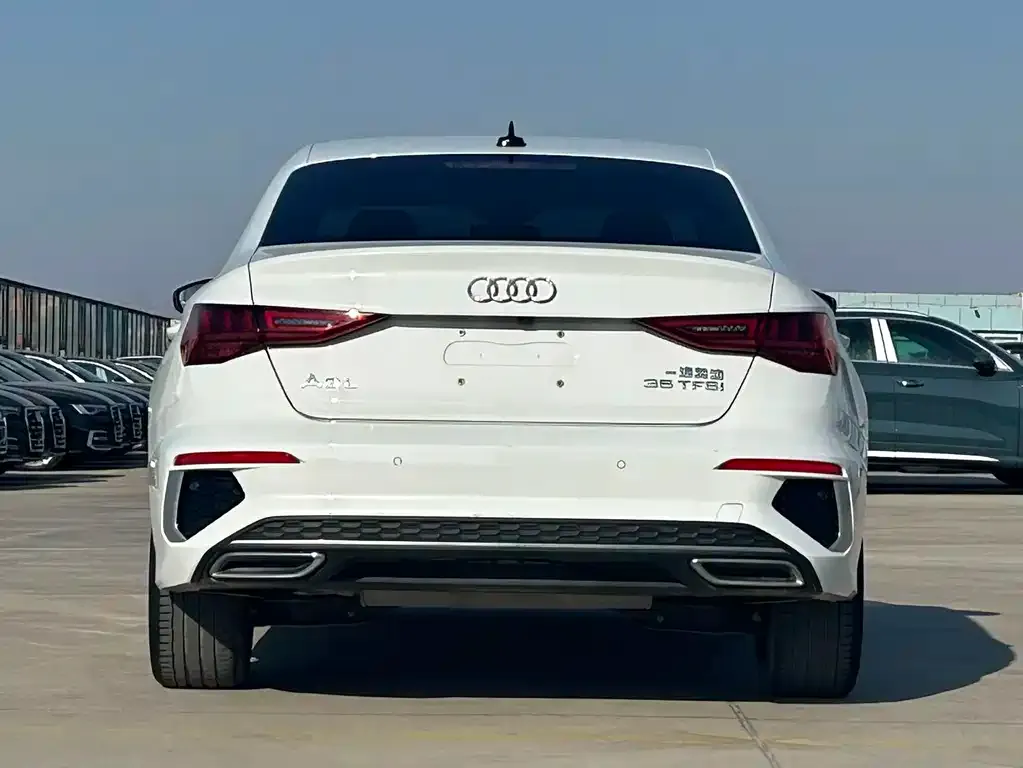 Audi A3 2023 из CN, фото 3