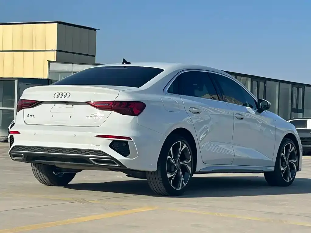 Audi A3 2023 из CN, фото 9