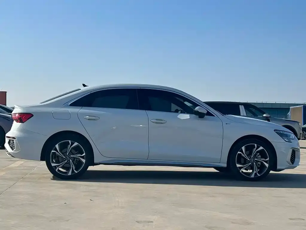 Audi A3 2023 из CN, фото 5