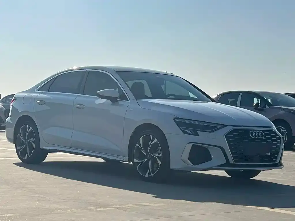 Audi A3 2023 из CN, фото 4